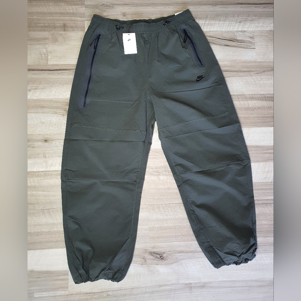 Nike Tech Woven Oversized Pants Green HM7158-356 Men’s Size Large New